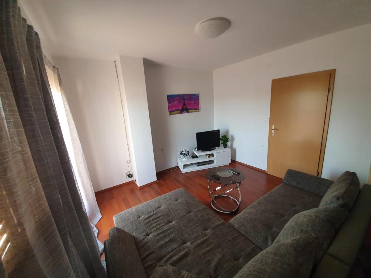 Apartmani Desnica Kruševo Exteriör bild