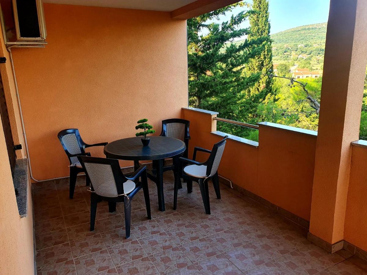 Apartmani Desnica Kruševo Exteriör bild